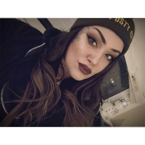 Meet your Posher, Mallory